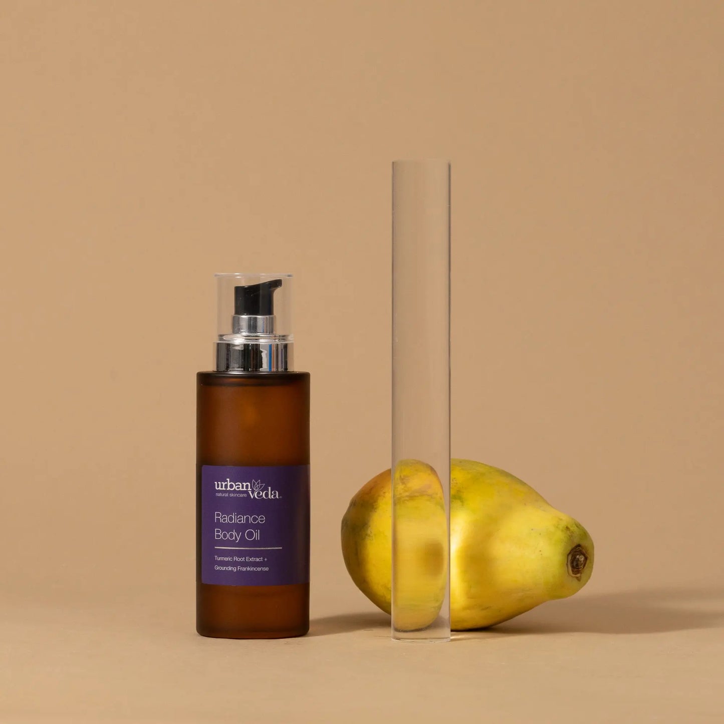 Spindesį suteikiantis kūno aliejus Radiance GlowAmeli