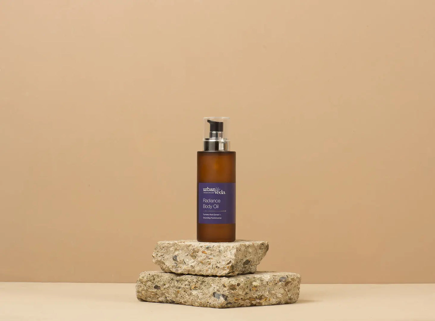 Spindesį suteikiantis kūno aliejus Radiance GlowAmeli